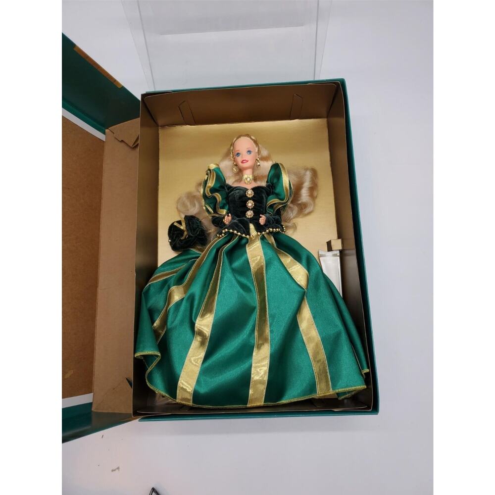 Barbie Evergreen Princess Doll - Winter Princess Collection 1994 - Picture 2 of 8